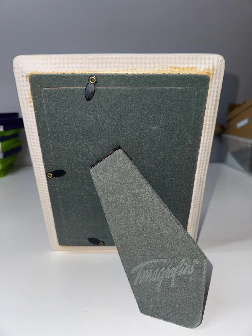 Terragrafics Ceramic Grapevine Picture Frame – Vintage Tabletop Decor